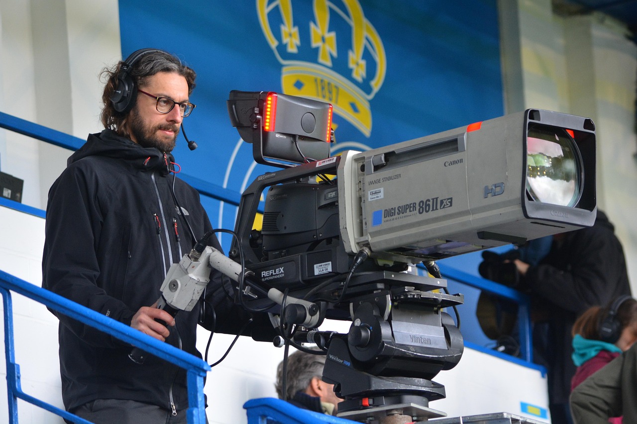 హాలీవుడ్ మరియు ఇండియన్ సినిమాల తేడాలు సినిమా కెమెరా షూటింగ్